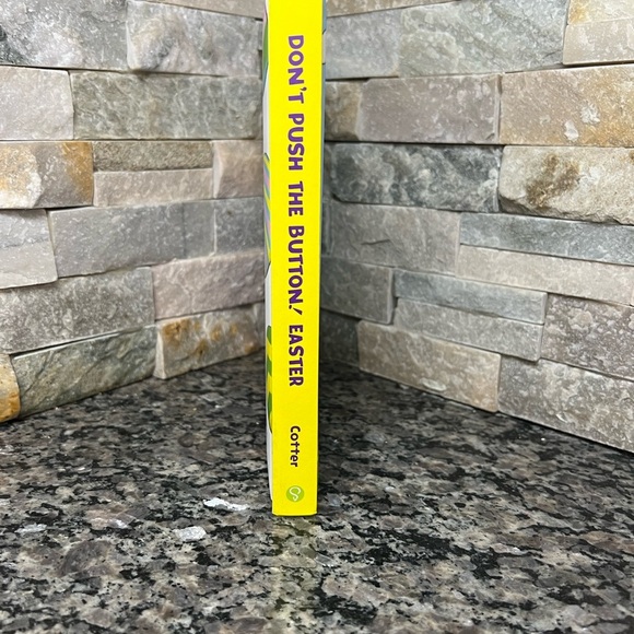 Don’t Push The Button Cardboard book Easter Surprise NEW - Picture 2 of 4